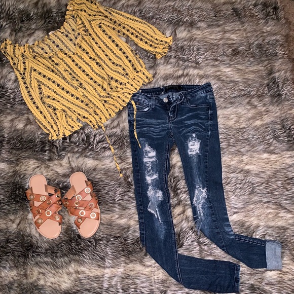 Yellow blouse! - Picture 1 of 3